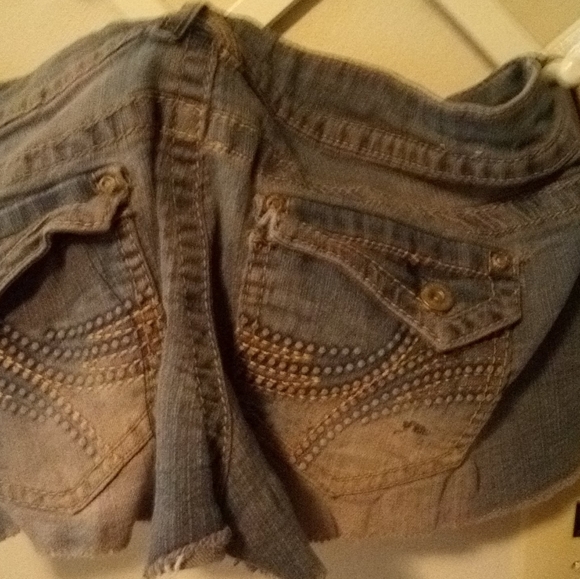 Shorts - Picture 1 of 2